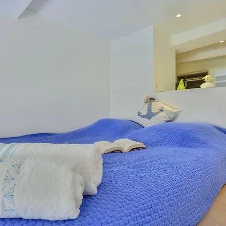 Liberte - Spacious Center W Ac Apartment